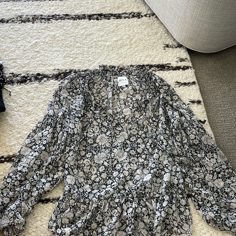 Misa Los Angeles size XS flowered peasant blouse
